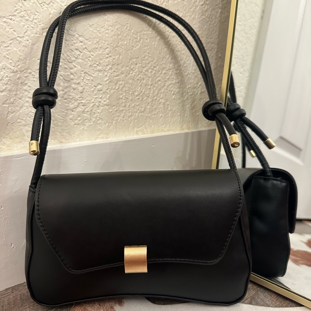 Black and Gold Minimalist Shoulder Bag